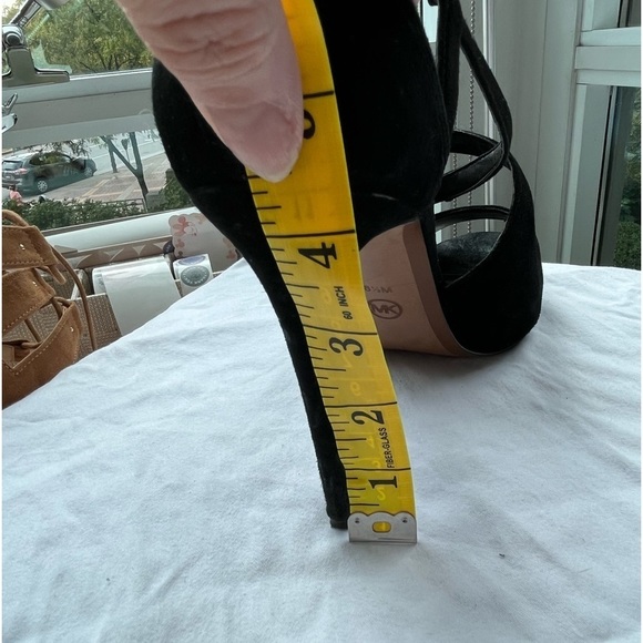 Elegant Black Strappy Heels - Picture 13 of 13